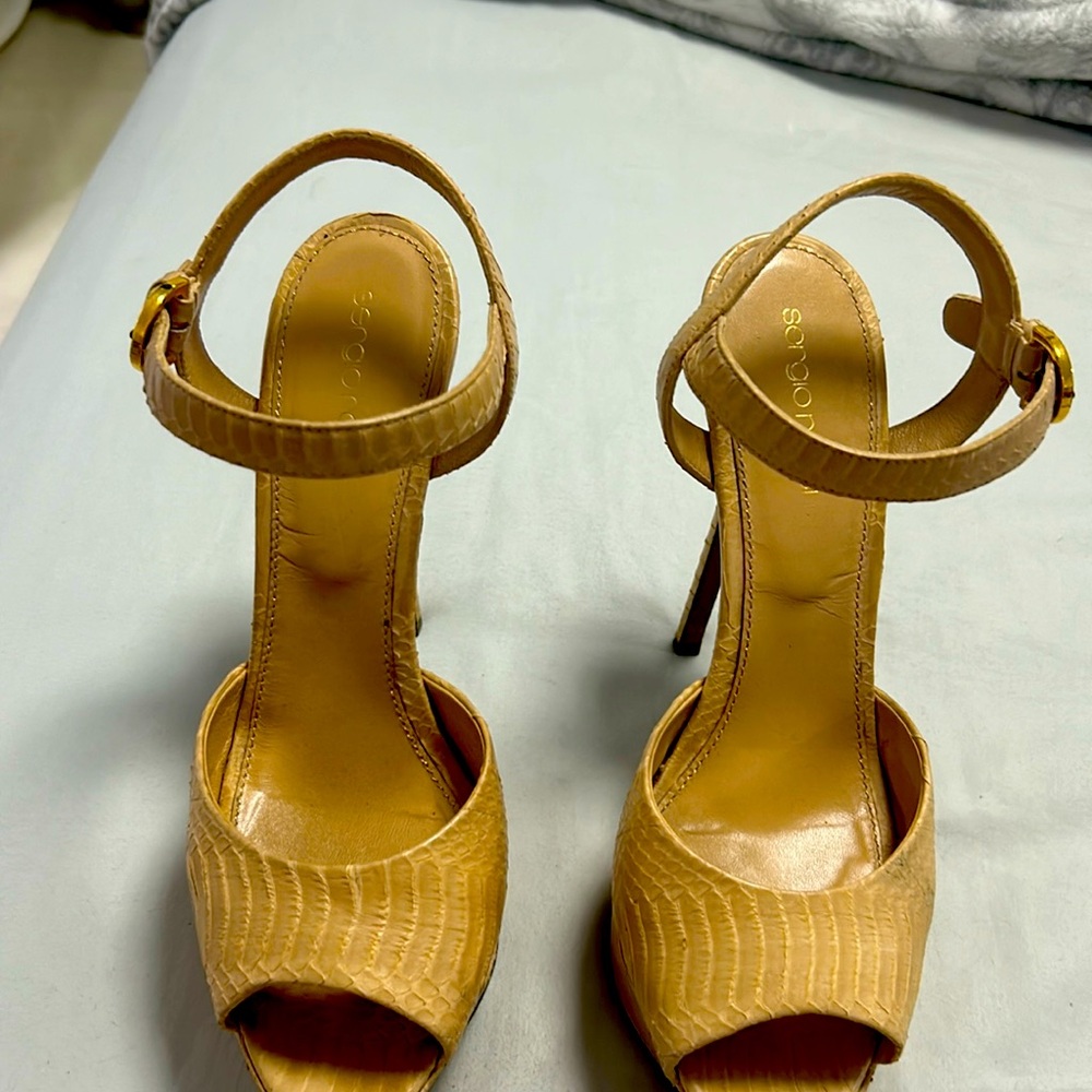 Sergio Rossi Shoes Size 8 , Very confortable , High Heels